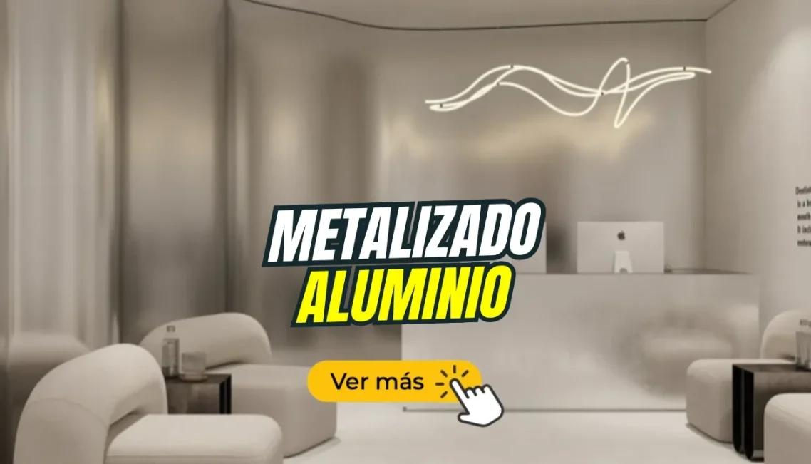 Placas decorativas metalizado aluminio Recepción moderna con paredes metálicas y mobiliario blanco. Texto "METALIZADO ALUMINIO".